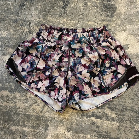 lululemon athletica Pants - Lululemon Hotty Hot Shorts, Utopia Multi, SZ 4